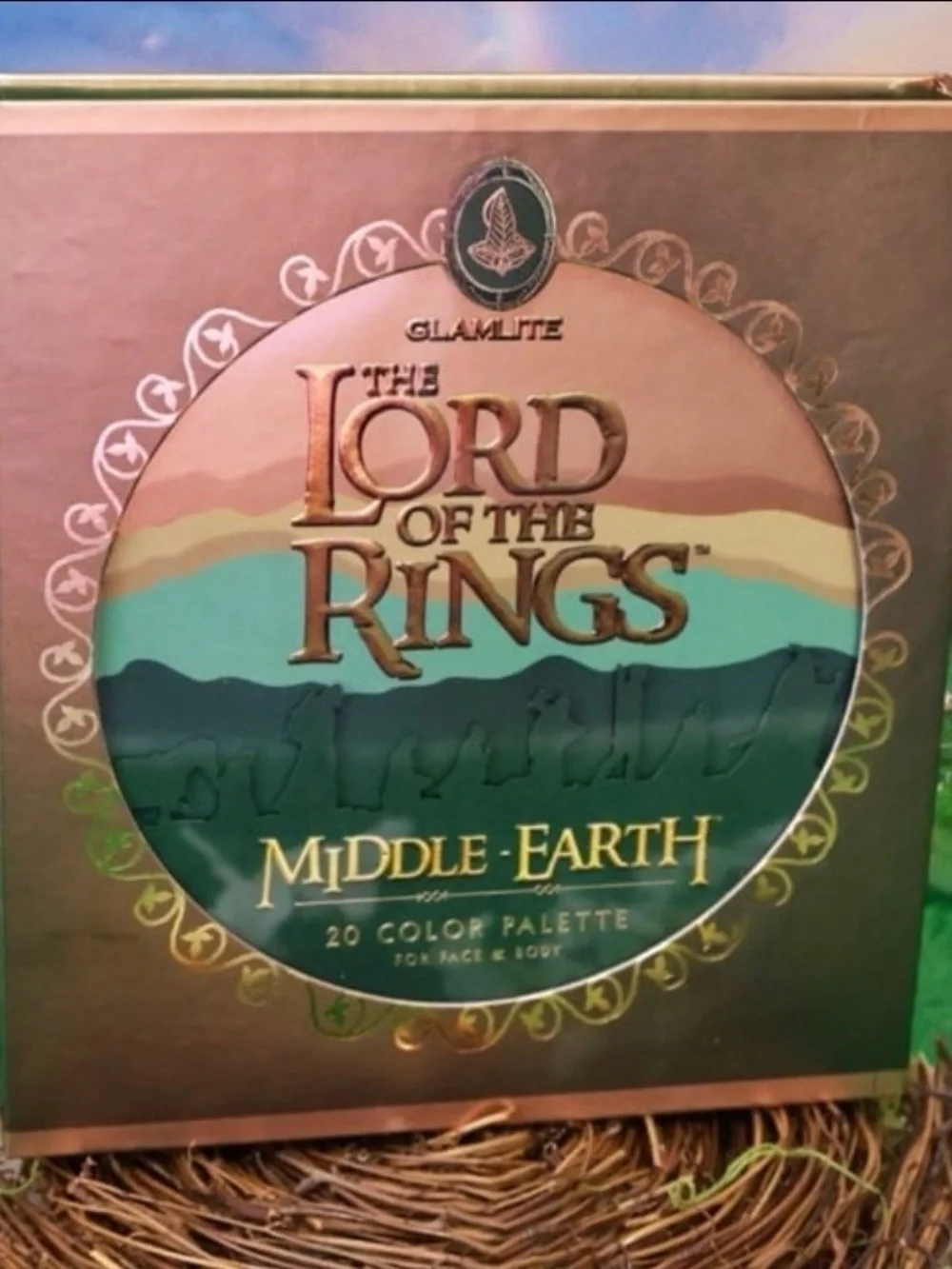 Glamlite x The Lord of The Rings Middle-Earth Eyeshadow Palette Limited Ed - NIB